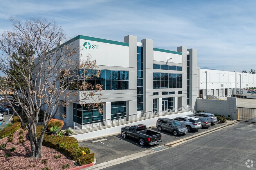 311 S Doolittle Ave, San Bernardino, CA à louer - Photo principale – Image 1 sur 6