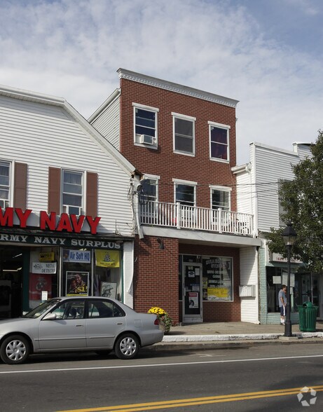 1610 Main St, Port Jefferson, NY à louer - Photo de l’immeuble – Image 2 sur 6