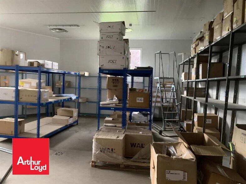Local d'activités dans Dreux à vendre - Photo de l’immeuble – Image 2 sur 5