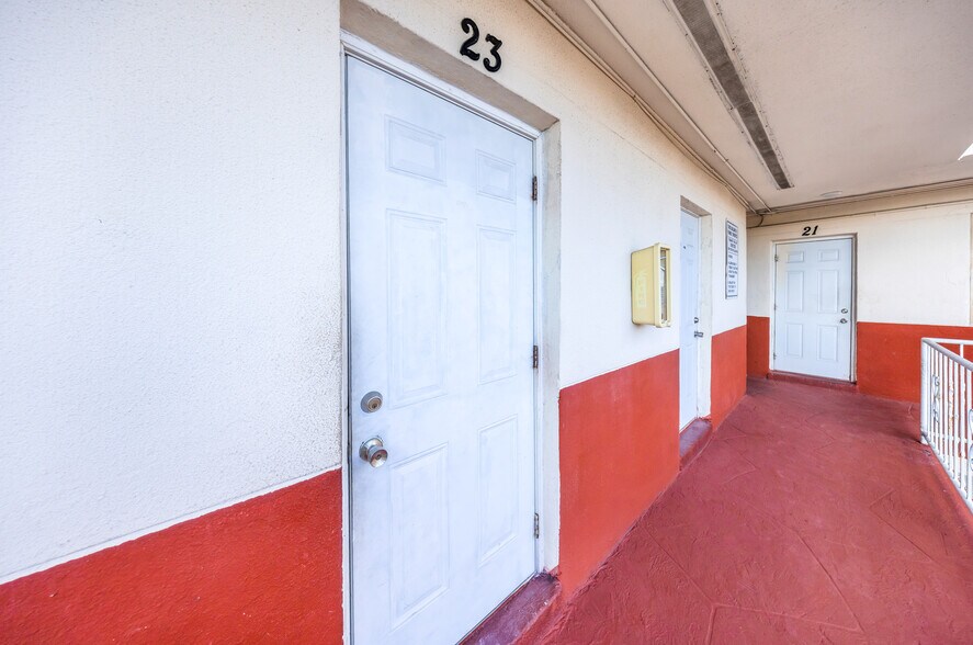 6020 NW 13th Ave, Miami, FL à vendre - Photo de l’immeuble – Image 3 sur 35