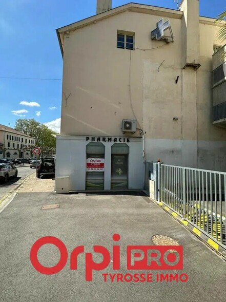 Local commercial dans Dax à louer - Photo de l’immeuble – Image 3 sur 10
