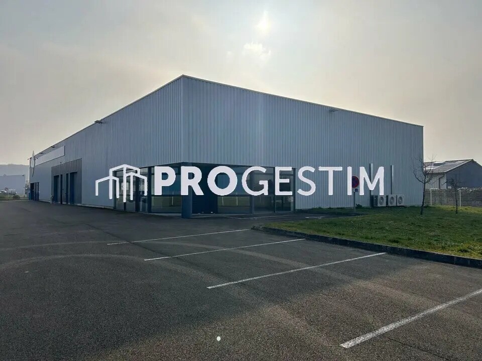 Local d’activités dans Monéteau à louer Photo de l’immeuble– Image 1 sur 11