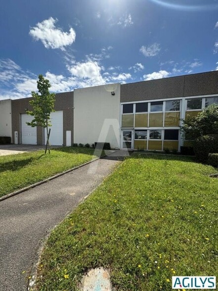 129 Avenue De Paris, Massy à louer - Photo de l’immeuble – Image 2 sur 7
