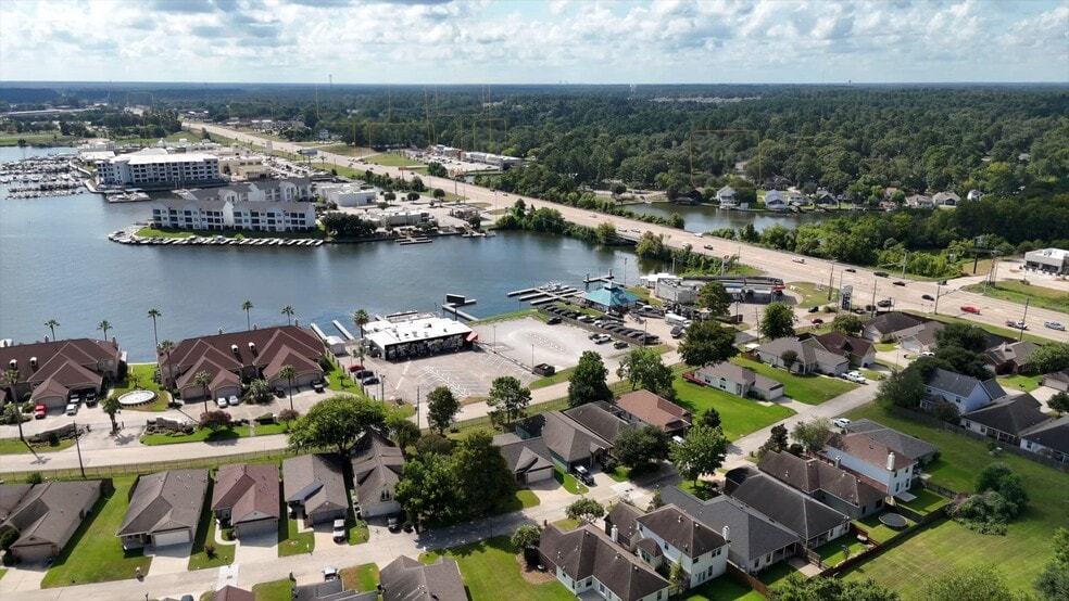 15659 Marina Dr, Montgomery, TX à louer - Vidéo sur l’annonce professionnelle – Image 2 sur 6