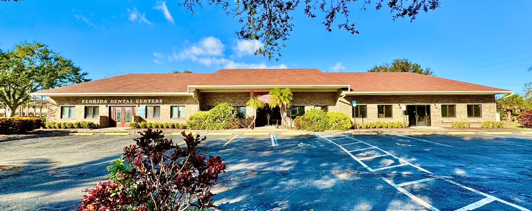 7491 Ulmerton Rd, Largo, FL à louer Photo de l’immeuble– Image 1 sur 20
