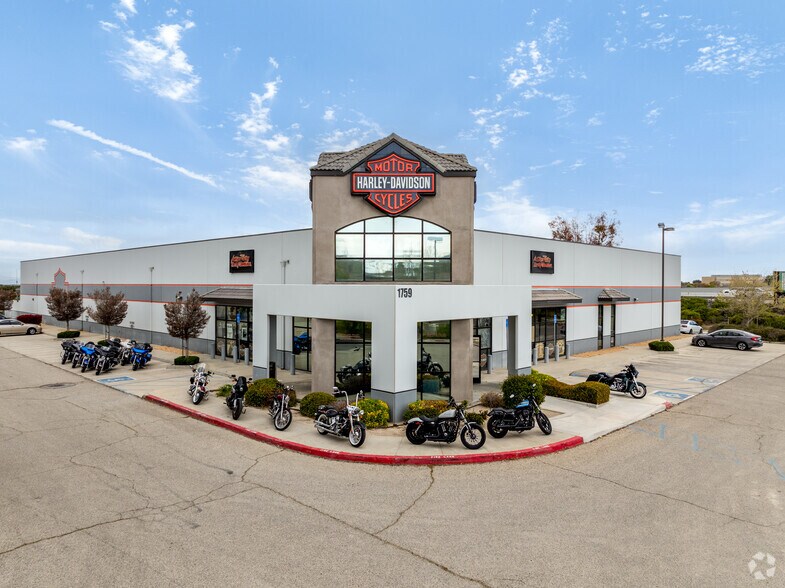 1759 W Avenue J12, Lancaster, CA à vendre - Photo principale – Image 1 sur 9