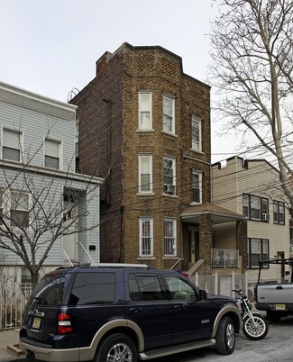 Plus de détails pour 42 Poplar St, Jersey City, NJ - Logement à vendre