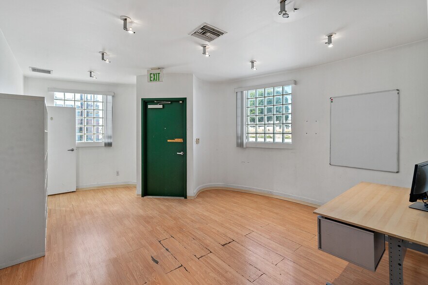 4528 E Washington Blvd, Commerce, CA à louer - Photo intérieure – Image 3 sur 18