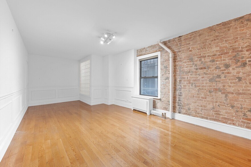 111 E 62nd St, New York, NY à louer - Photo de l’immeuble – Image 3 sur 12