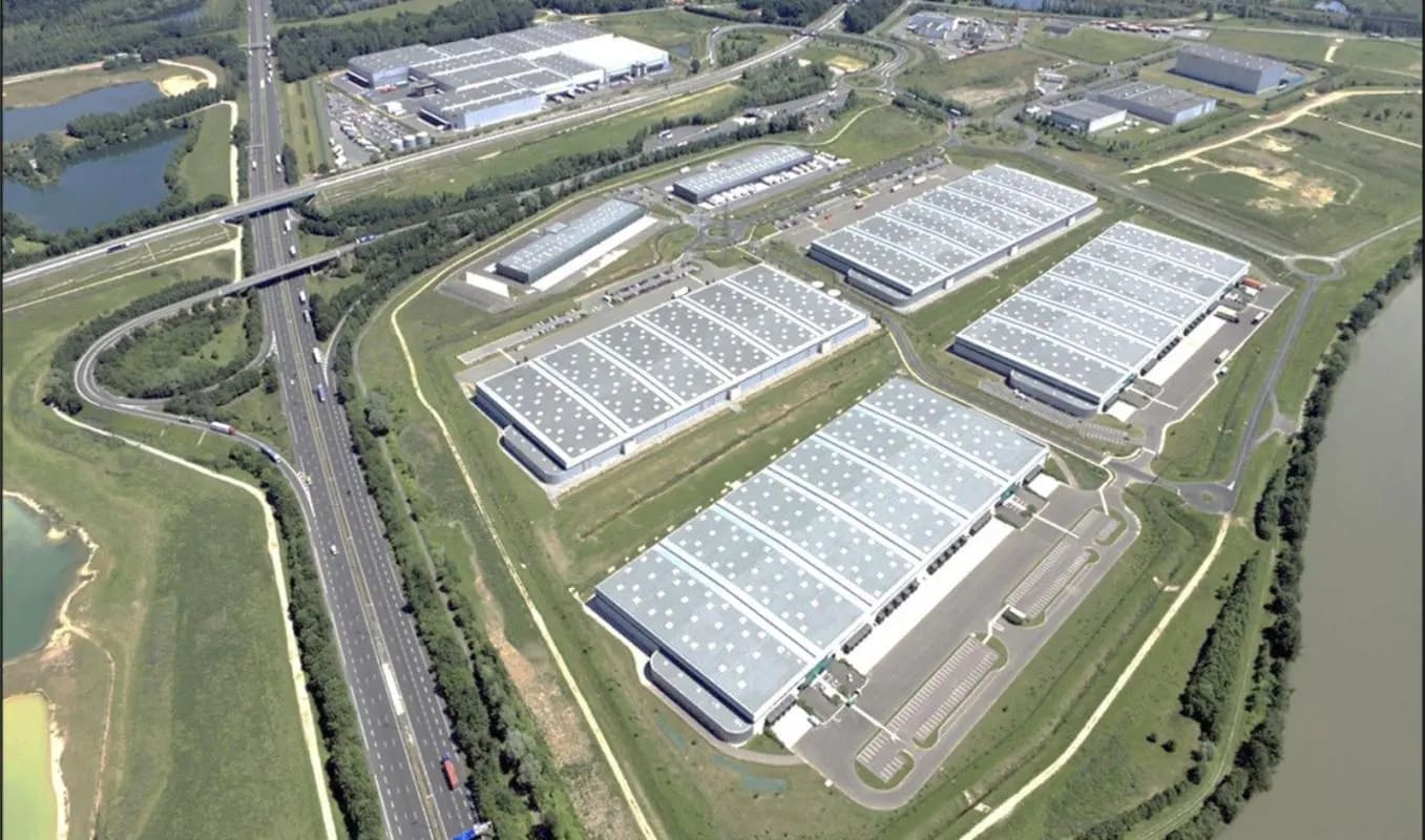 Industriel/Logistique dans Longueil-Sainte-Marie à louer Photo de l’immeuble– Image 1 sur 14