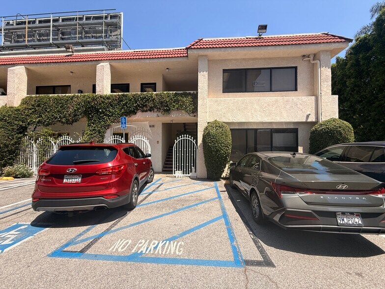 15450 Ventura Blvd, Sherman Oaks, CA à louer - Photo de l’immeuble – Image 2 sur 11