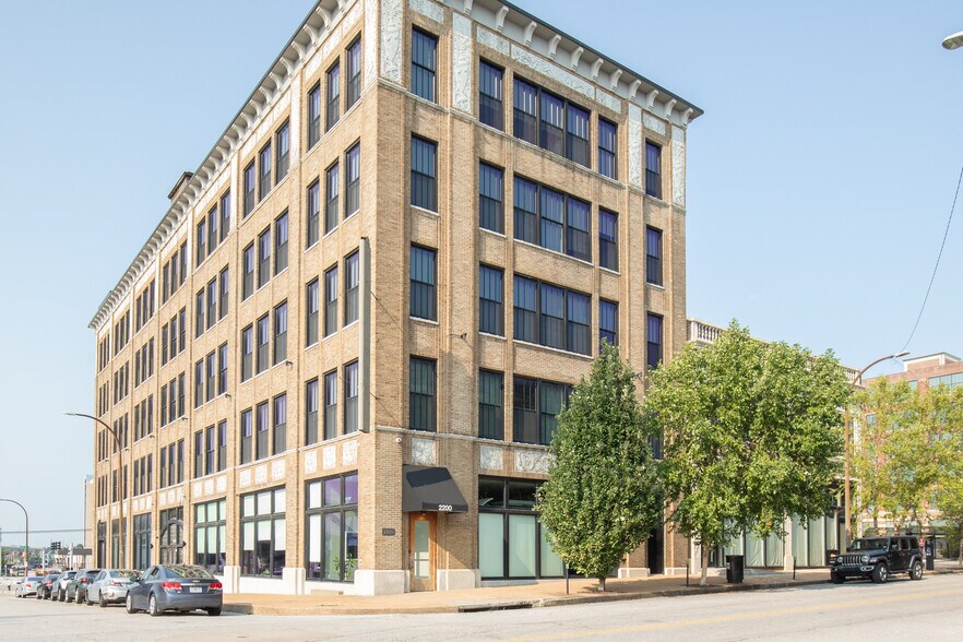 2206 Locust St, Saint Louis, MO à louer - Photo de l’immeuble – Image 2 sur 59