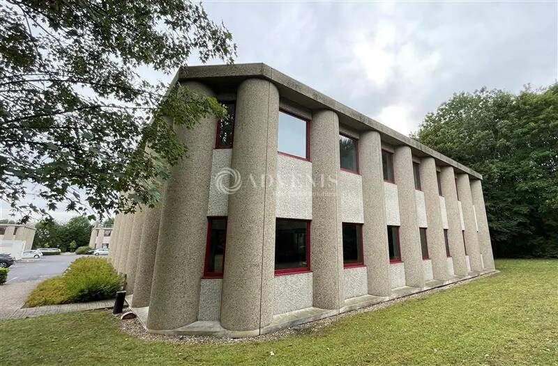Bureau dans Tremblay-en-France à louer - Photo de l’immeuble – Image 1 sur 8