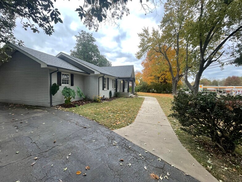 1475 Columbia Ave, Franklin, TN à louer - Photo de l’immeuble – Image 2 sur 12