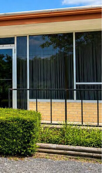 13111 Spring St, Grandview, MO à louer - Photo de l’immeuble – Image 2 sur 4
