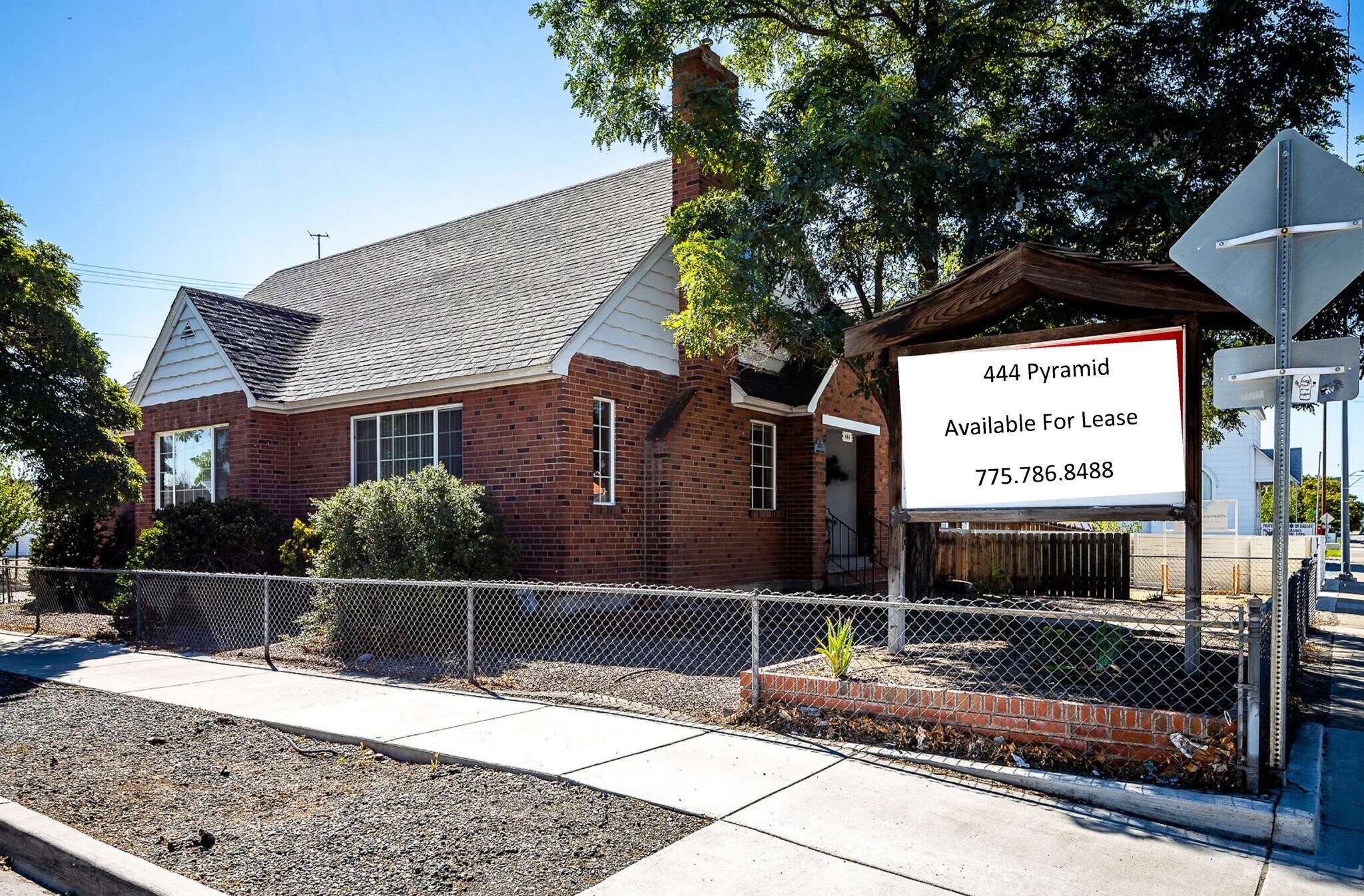 444 Pyramid Way, Sparks, NV à louer Photo de l’immeuble– Image 1 sur 13