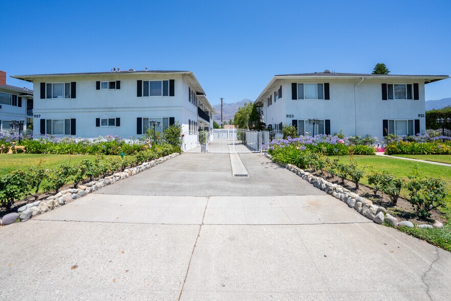 921-933 W Huntington Dr, Arcadia, CA à vendre - Photo de l’immeuble – Image 2 sur 27