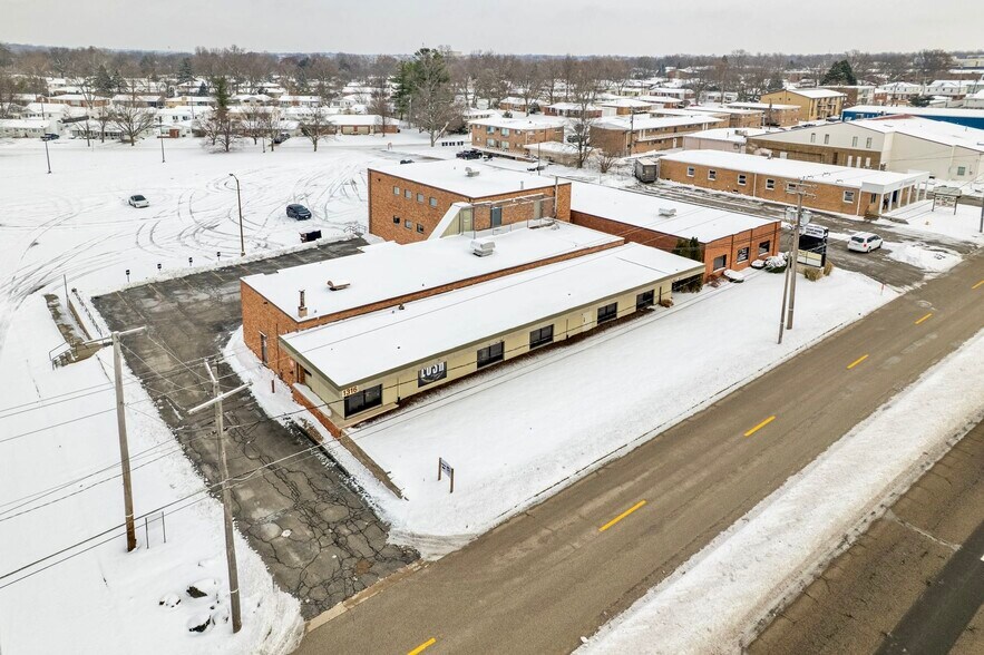 1316 E Empire St, Bloomington, IL à vendre - Photo de l’immeuble – Image 1 sur 19