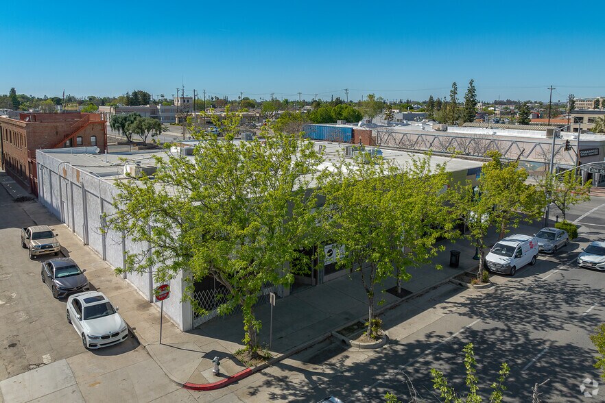 2019-2023 Chester Ave, Bakersfield, CA à louer - Photo de l’immeuble – Image 2 sur 3