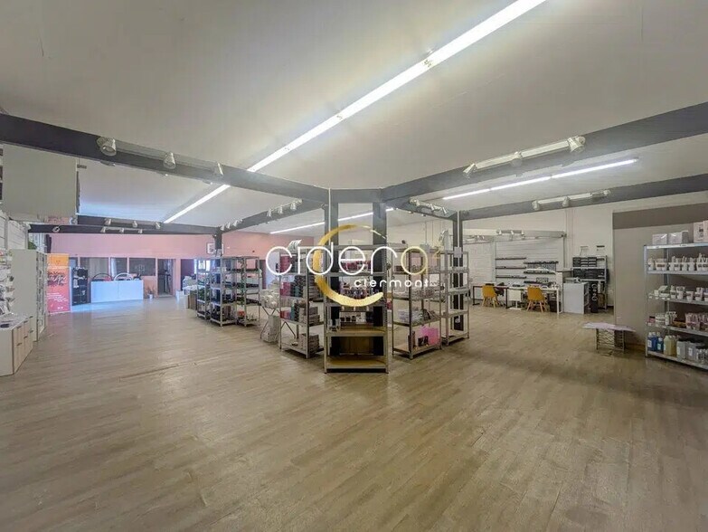 Local commercial dans COURNON-D'AUVERGNE à louer - Photo de l’immeuble – Image 1 sur 7