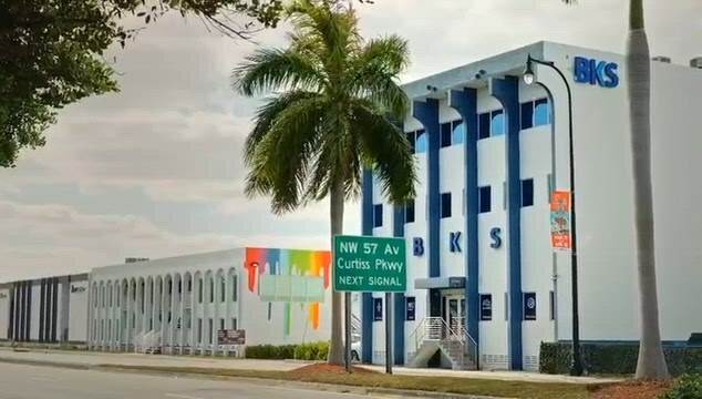 5465 NW 36th St, Miami Springs, FL à vendre - Vidéo sur l’annonce professionnelle – Image 2 sur 62
