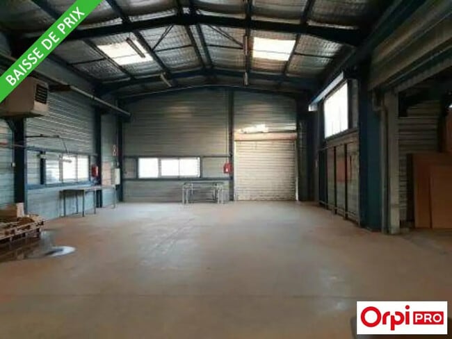 Plus de détails pour Local d’activités à vendre