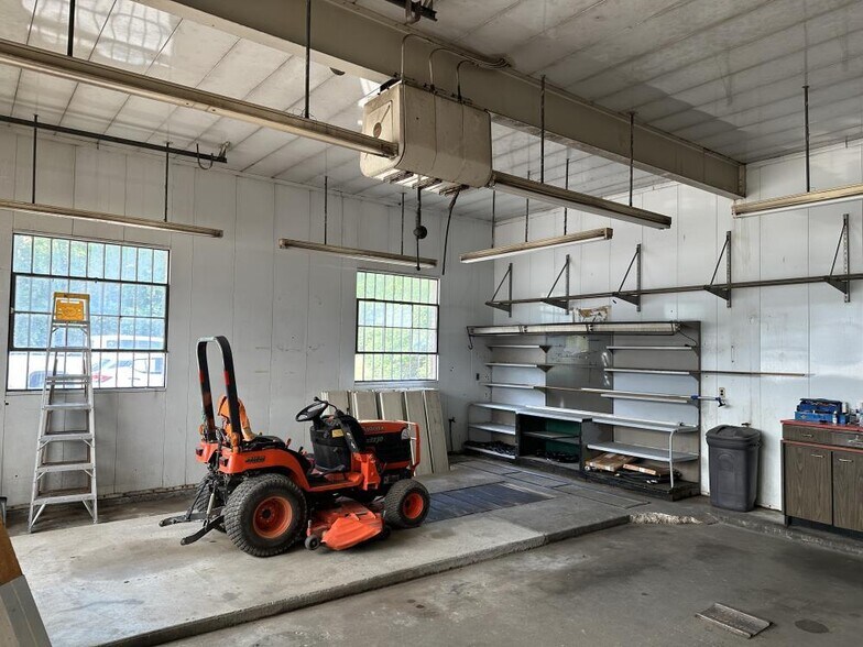 1501 N College Ave, Fayetteville, AR à louer - Photo de l’immeuble – Image 3 sur 9