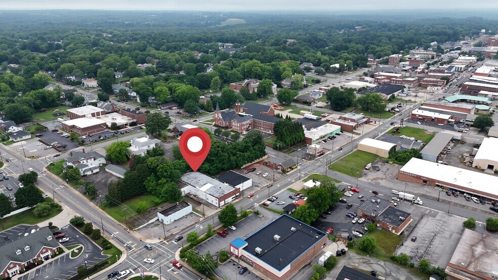 524 S Scales St, Reidsville, NC à vendre - Vidéo sur l’annonce professionnelle – Image 2 sur 30