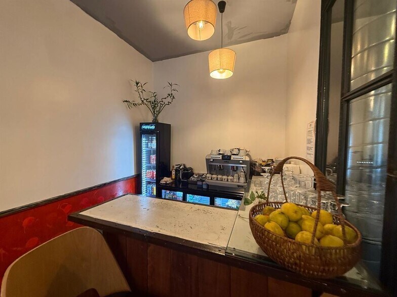 Local commercial dans Paris à louer - Photo intérieure – Image 3 sur 4