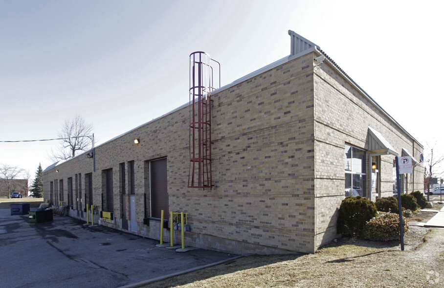 7528-7550 Bath Rd, Mississauga, ON à louer - Photo de l’immeuble – Image 2 sur 2