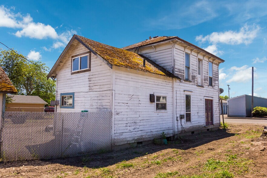 315 Fountain St, Harrisburg, OR à vendre - Photo de l’immeuble – Image 3 sur 17