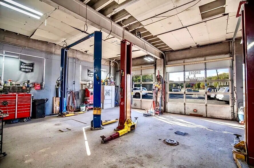 1615 Osgood St, North Andover, MA à vendre - Photo de l’immeuble – Image 2 sur 19