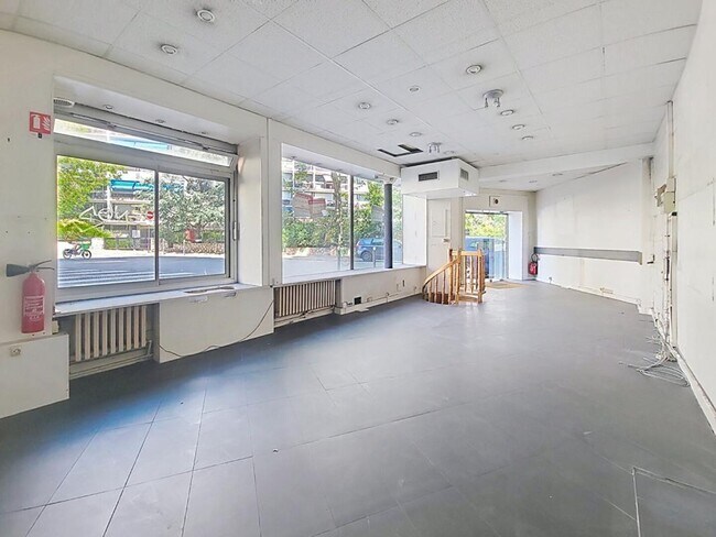 Plus de détails pour Local commercial à vendre
