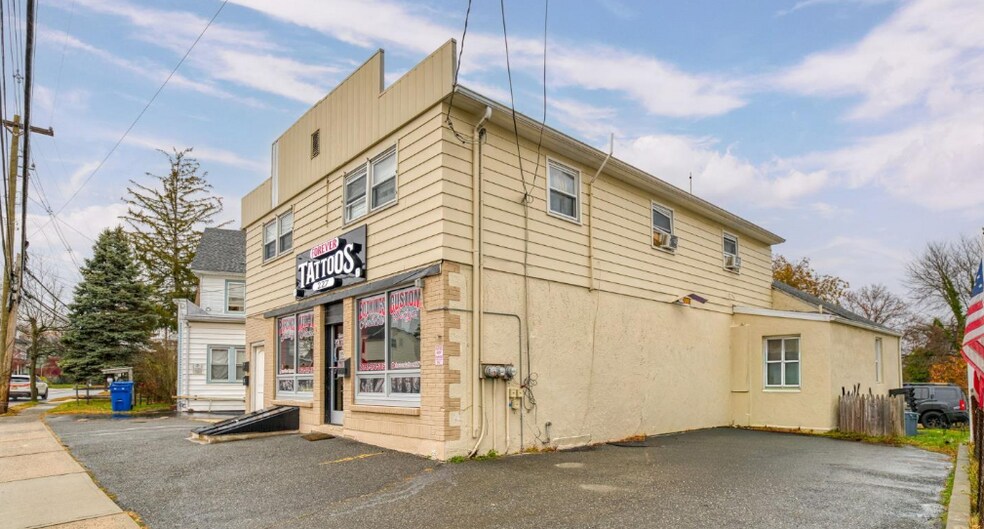 227 Main St, Milltown, NJ à louer - Photo de l’immeuble – Image 2 sur 9
