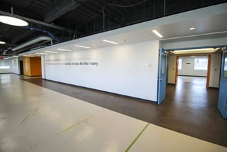 425 Michigan Ave, Buffalo, NY à louer Hall d’entrée– Image 2 sur 5