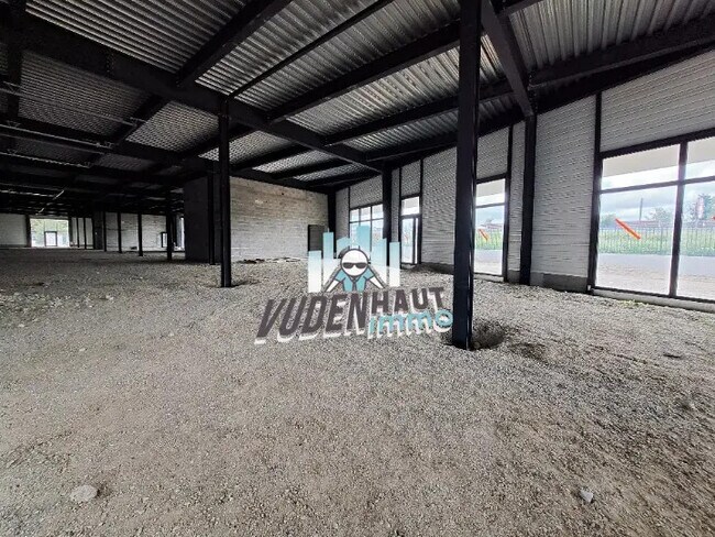 Plus de détails pour Local d'activités à louer