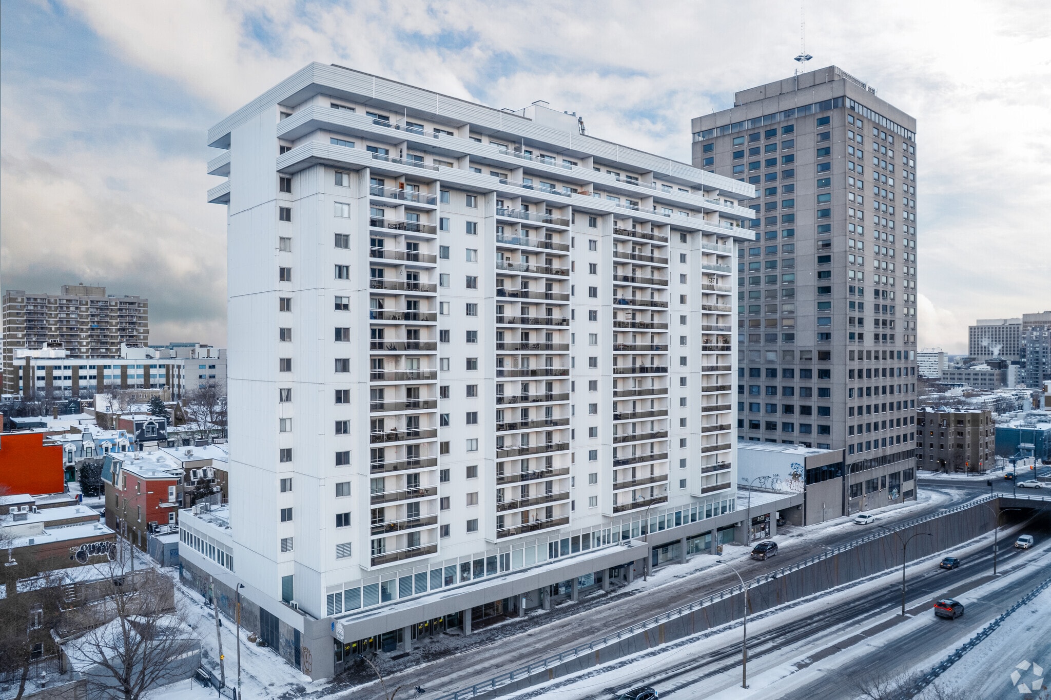 3555 Rue Berri, Montréal, QC à louer Photo principale– Image 1 sur 18