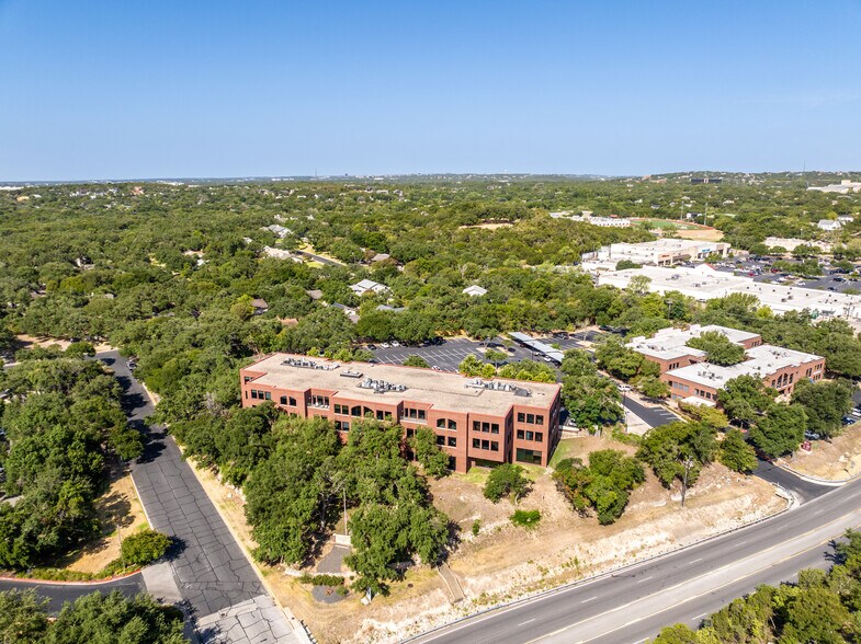 3101 Bee Caves Rd, Rollingwood, TX à louer - Photo de l’immeuble – Image 3 sur 9