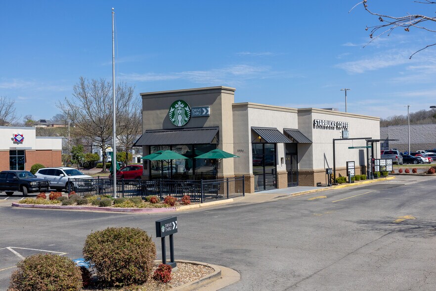 2034 Fayetteville Rd, Van Buren, AR à vendre - Photo de l’immeuble – Image 2 sur 4