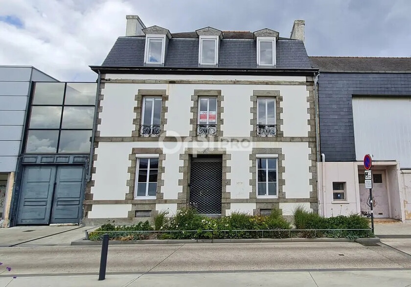 Bureau dans Saint-Brieuc à louer - Photo de l’immeuble – Image 1 sur 8