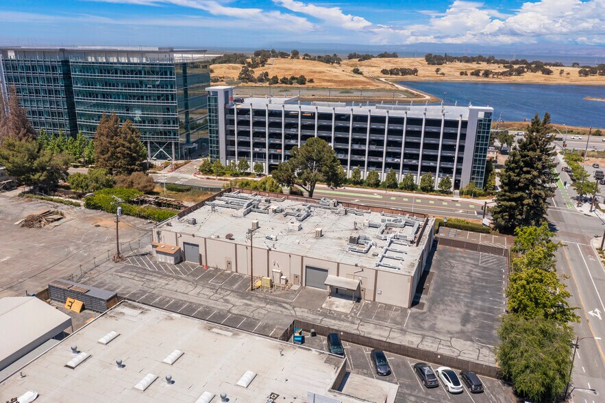 150 Constitution Dr, Menlo Park, CA à louer - Photo de l’immeuble – Image 1 sur 5