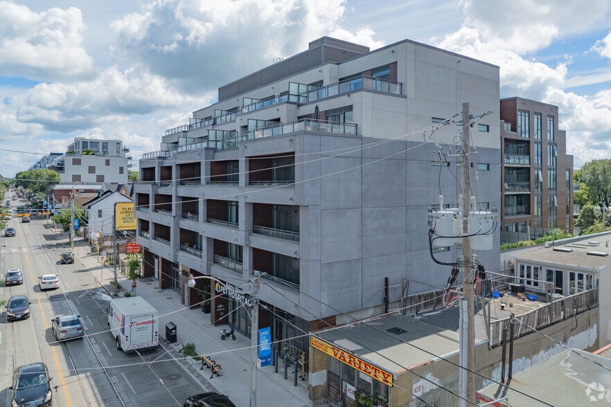 1285 Queen St E, Toronto, ON à vendre - Photo de l’immeuble – Image 3 sur 4