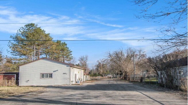 2525 Imlay City Rd, Lapeer, MI à vendre - Photo de l’immeuble – Image 3 sur 5