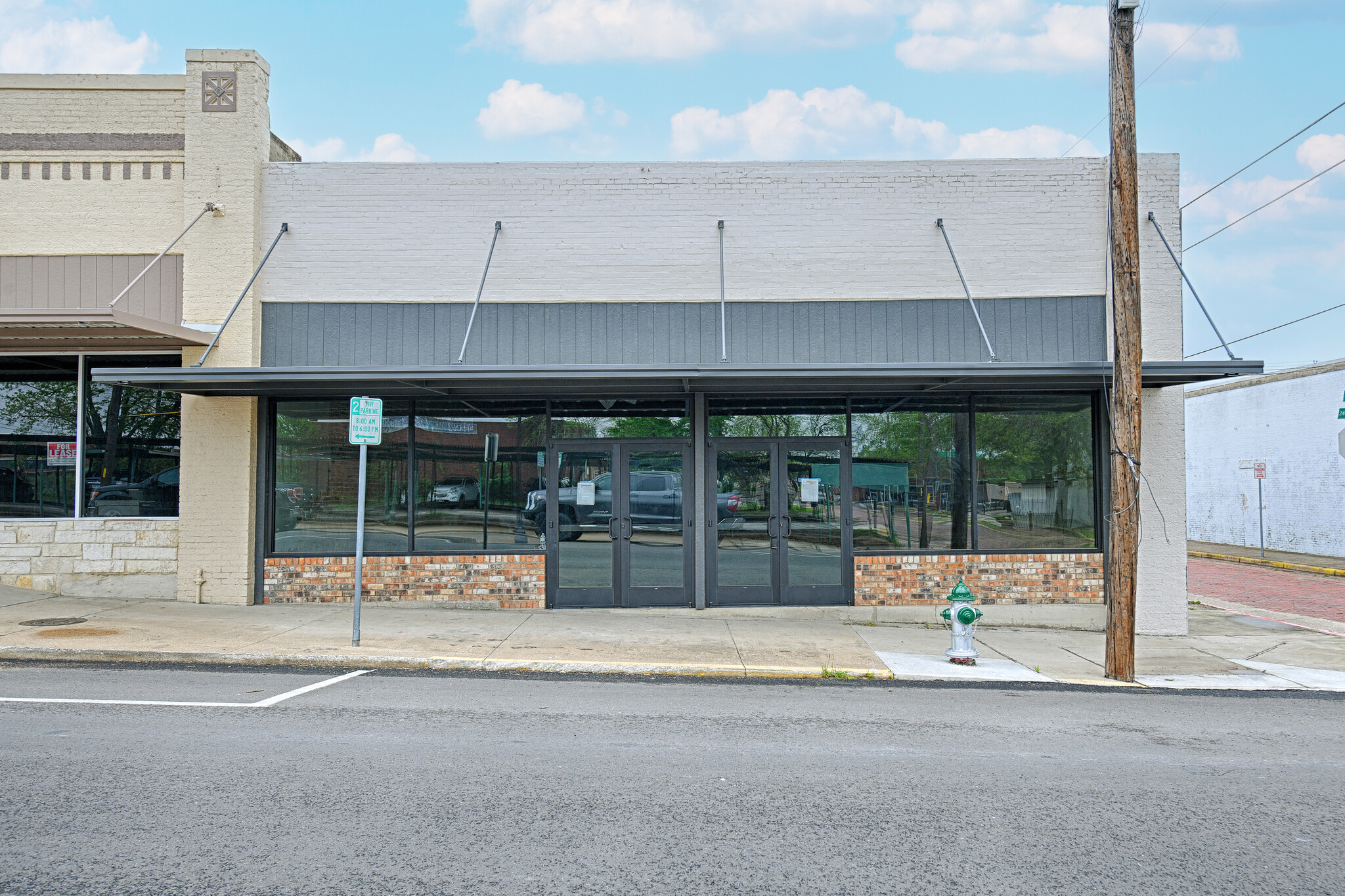 2302-2304 Lee St, Greenville, TX à louer Photo de l’immeuble– Image 1 sur 4