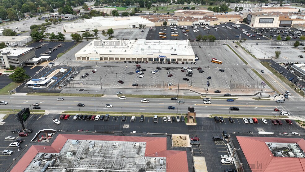 1533 E Battlefield Rd, Springfield, MO à louer - Photo de l’immeuble – Image 3 sur 7