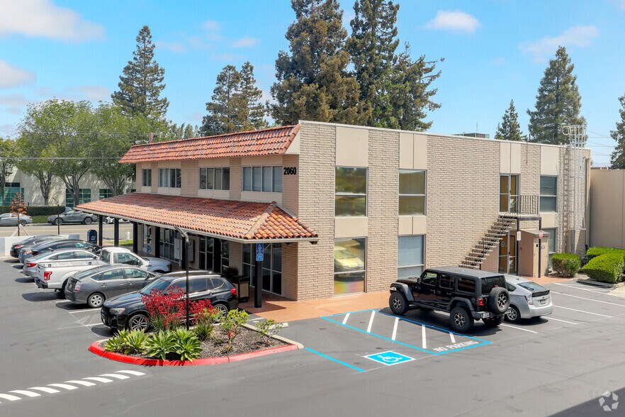 2060 Walsh Ave, Santa Clara, CA à louer - Photo de l’immeuble – Image 2 sur 26