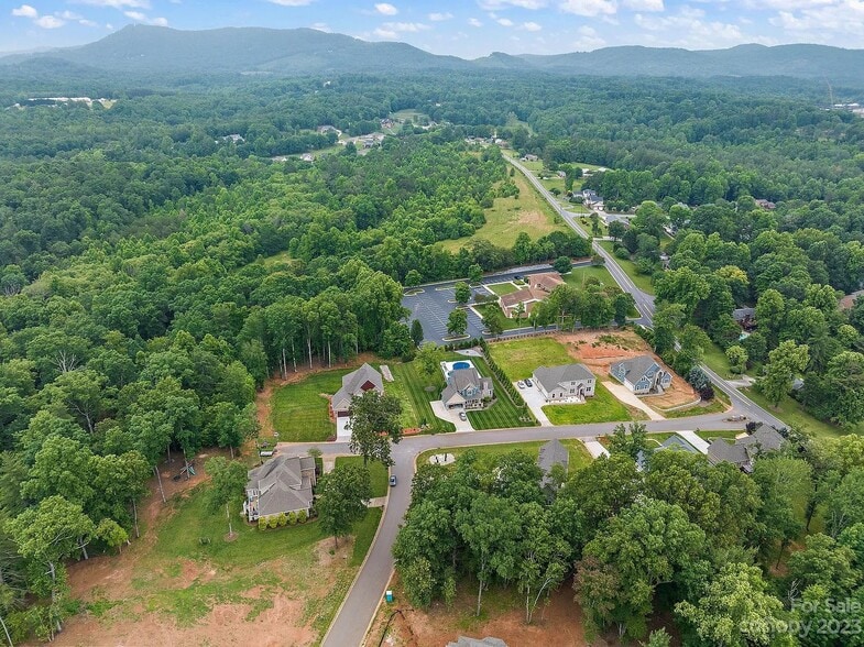 0 Tulip Court, Morganton, NC à vendre - Photo principale – Image 1 sur 11