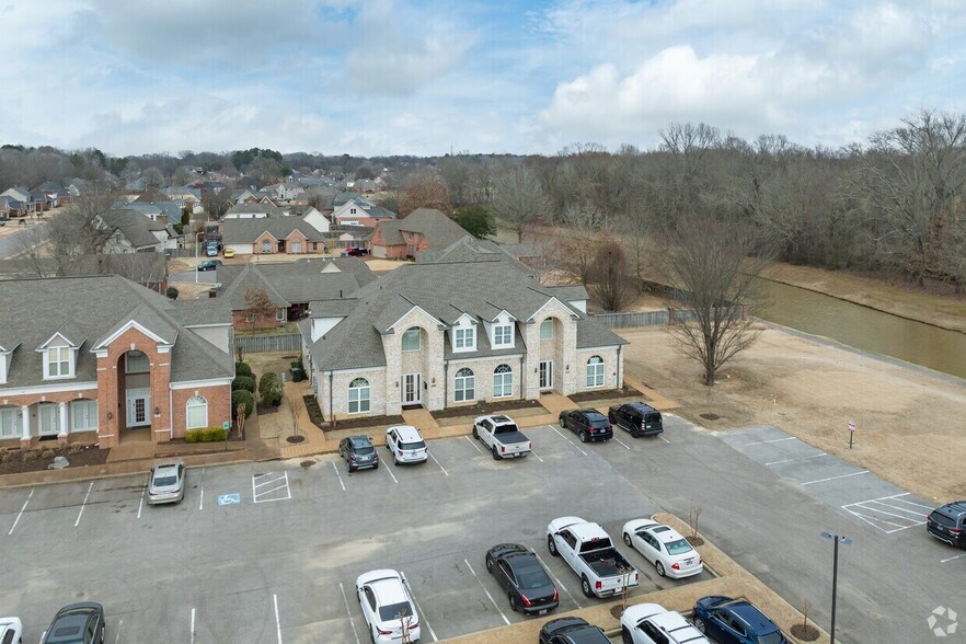 224 Grand Steeple Dr, Collierville, TN à louer - Photo de l’immeuble – Image 2 sur 7
