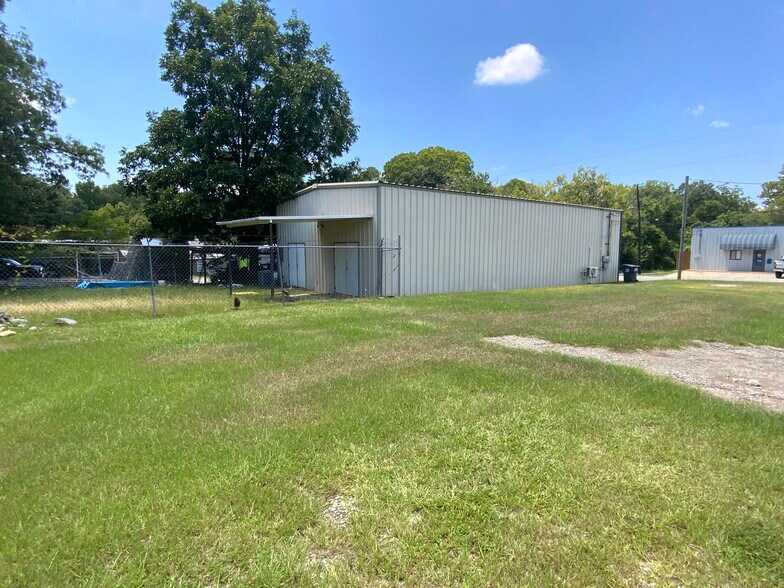 1236 11th Ave, Phenix City, AL à louer - Photo de l’immeuble – Image 3 sur 5