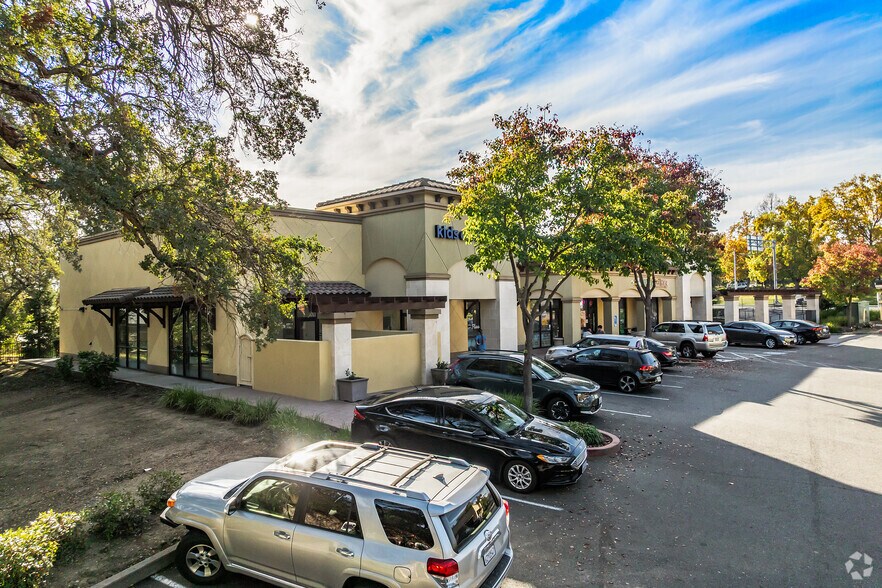 6306 Garfield Ave, Sacramento, CA à vendre - Photo de l’immeuble – Image 2 sur 3